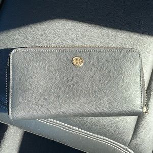 Walker Leather Continental Zip Wallet